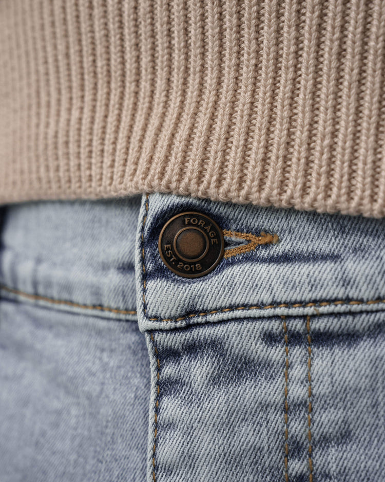 Distressed Regular Fit Jeans (light blue)