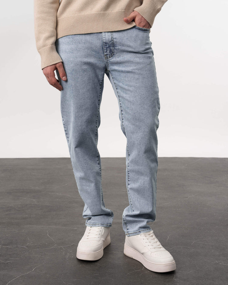 Essential Regular Fit Jeans (light blue)