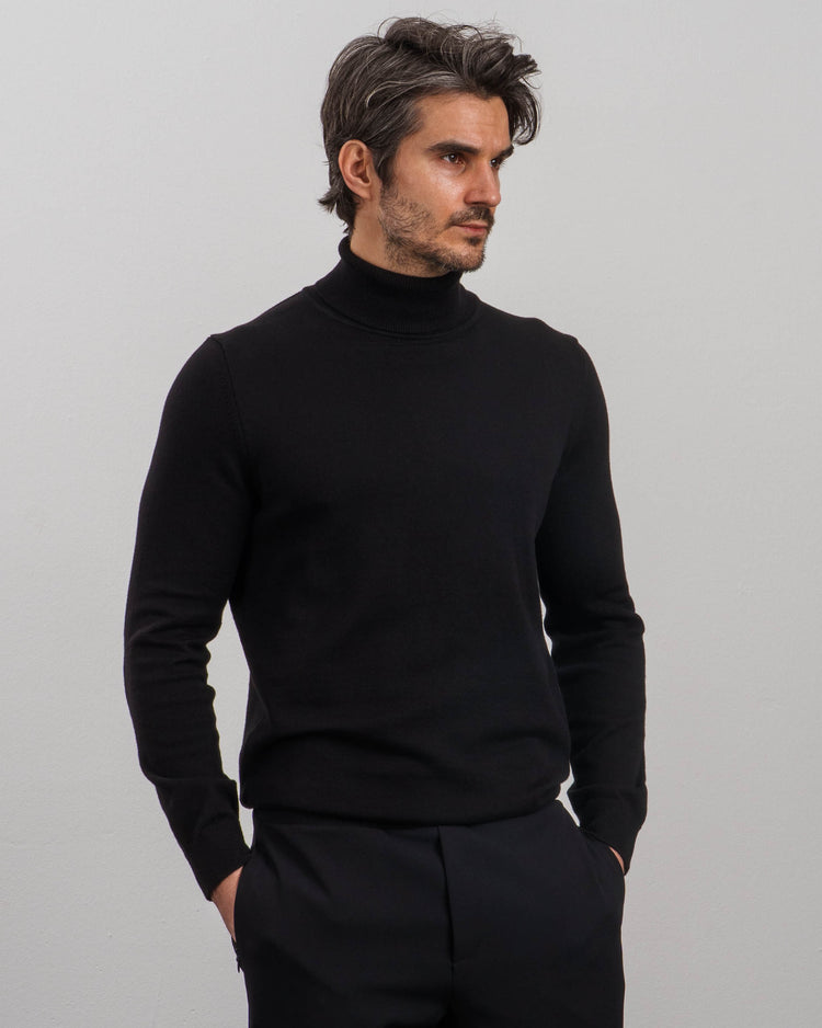 Light Knit Turtleneck (black)