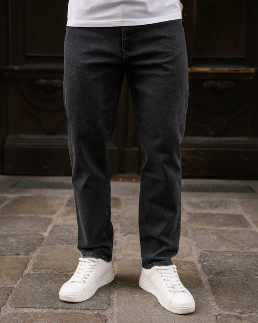 Essential Regular Fit Jeans (Washed Black)