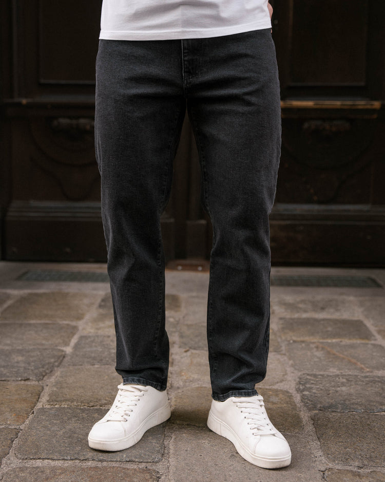 Essential Regular Fit Jeans (Washed Black)