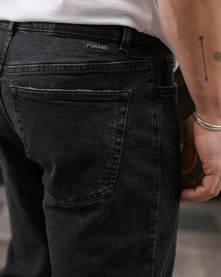 Essential Regular Fit Jeans (Washed Black)