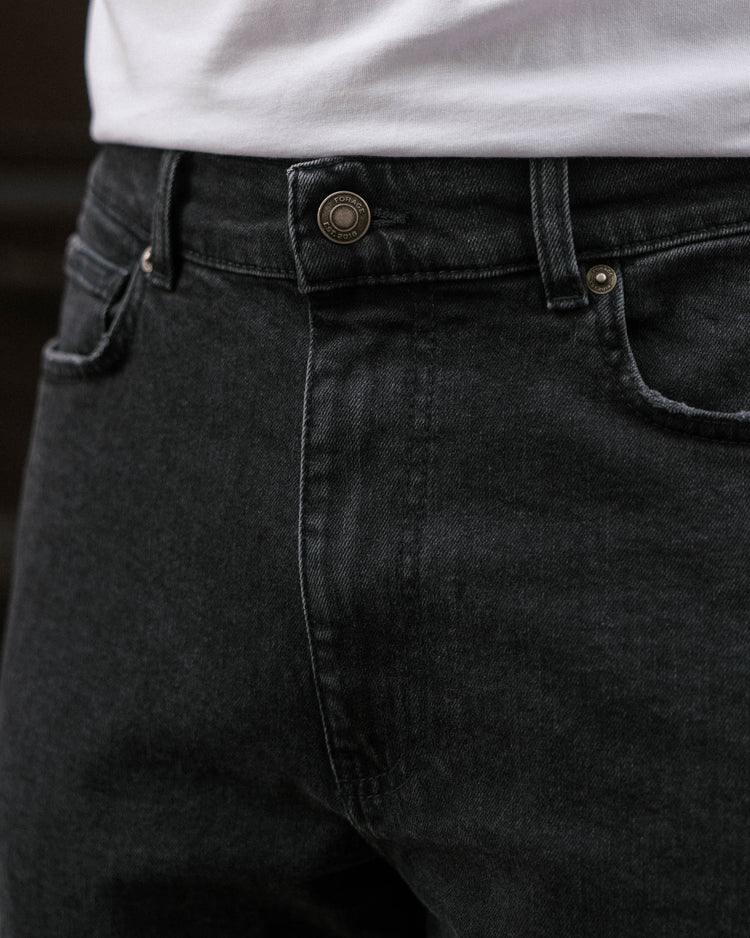 Essential Regular Fit Jeans (Washed Black)