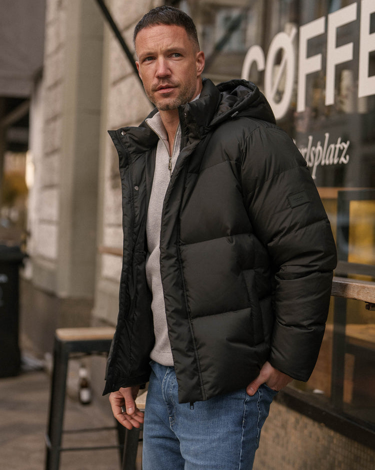 Down Puffer Jacket (Black)