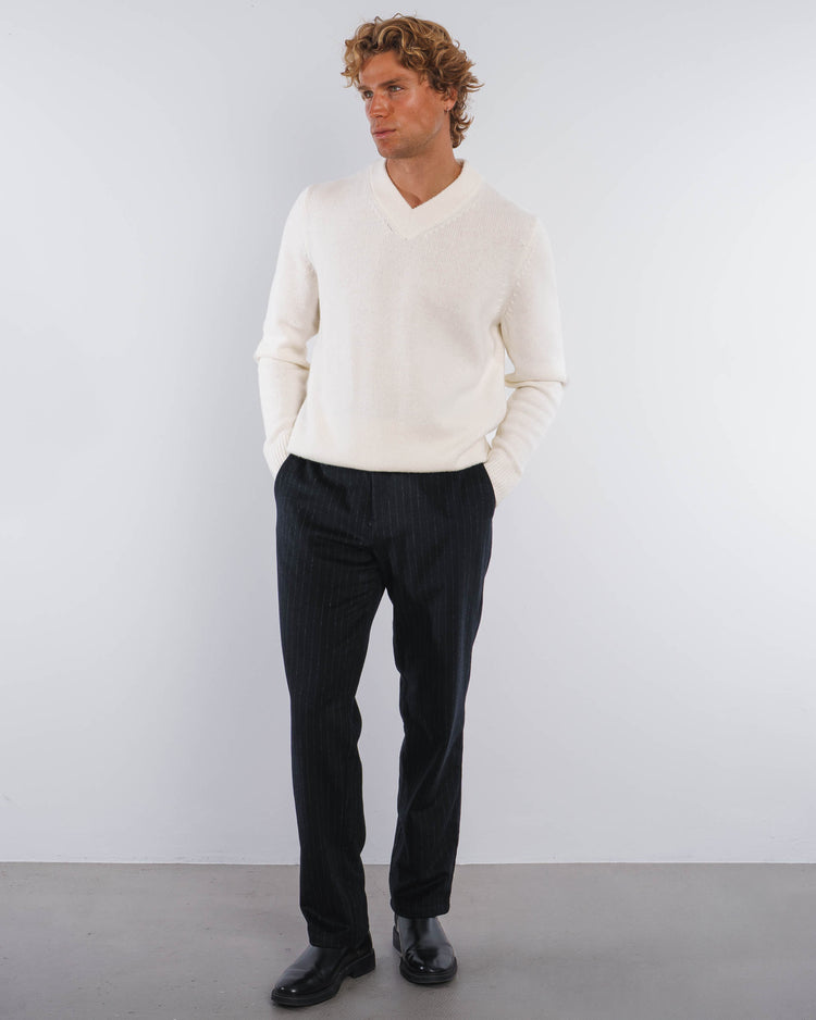 Wool Knit V-Neck (Off-white)