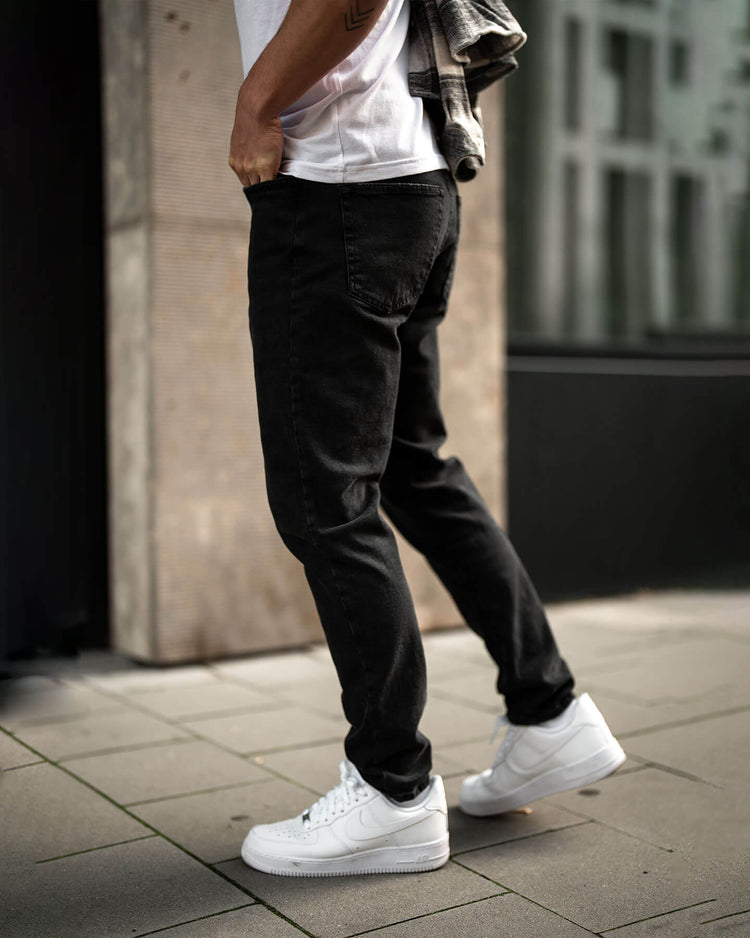 Essential Slim Fit Jeans (washed black)