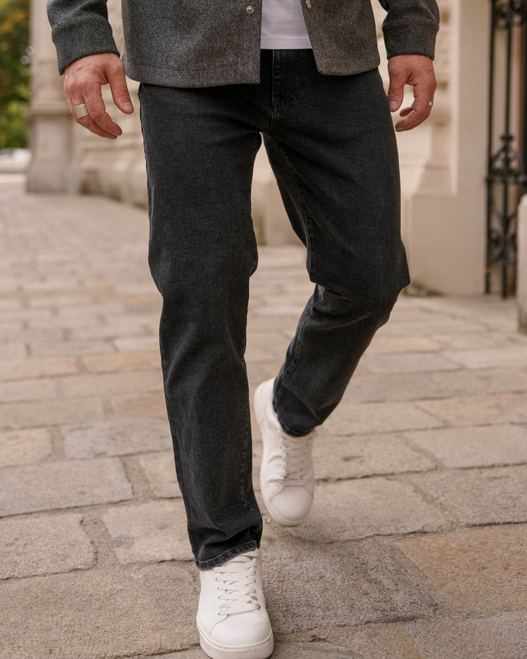 Essential Regular Fit Jeans (Washed Black)